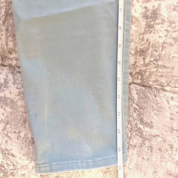 GAP Legging Crop - Picture 7 of 7